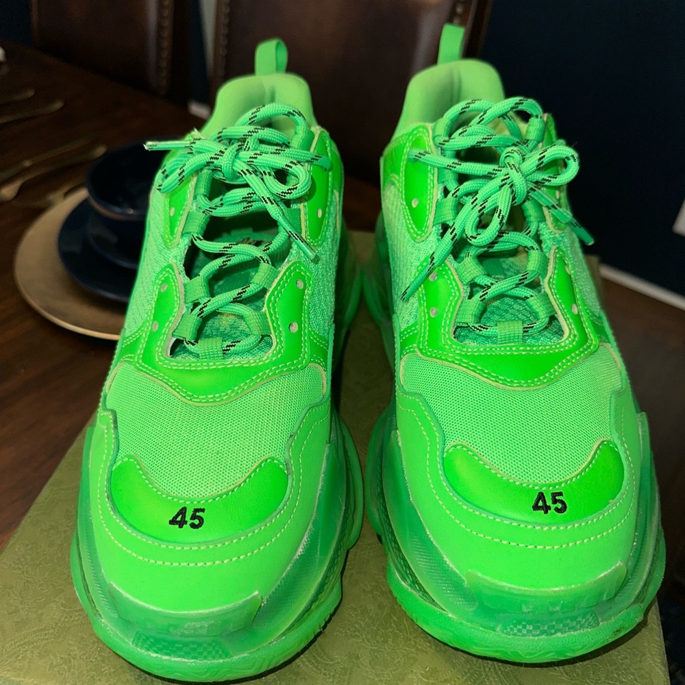 SOLD ‼️ Balenciaga Triple S